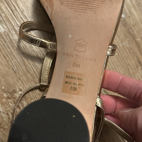 Ann Taylor Gold block-heeled Sandals Size 8 - Picture 7 of 8